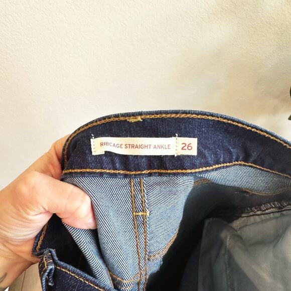 Levi's Ribcage Straight Ankle Size 26 Stretch Button Fly Dark Wash Classic - Picture 5 of 10